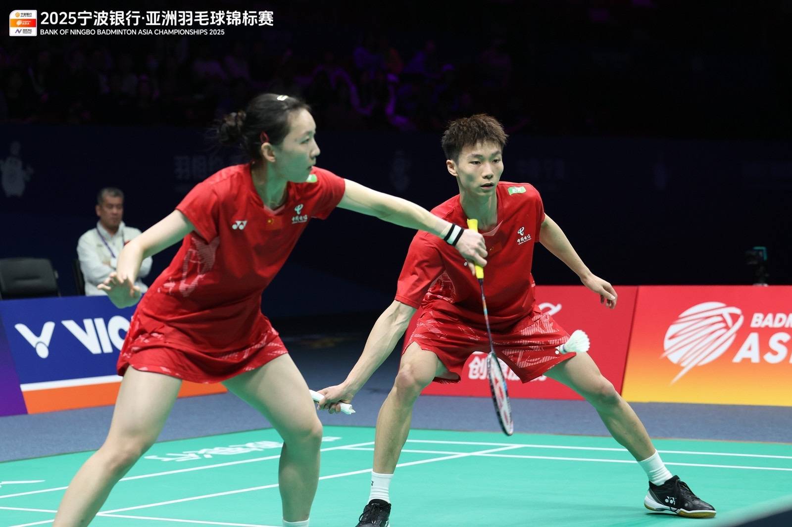 印尼羽毛球队轻取泰国羽毛球队,安赛龙三分雨点燃全场 印尼羽毛球队轻取泰国羽毛球队,安赛龙三分雨点燃全场