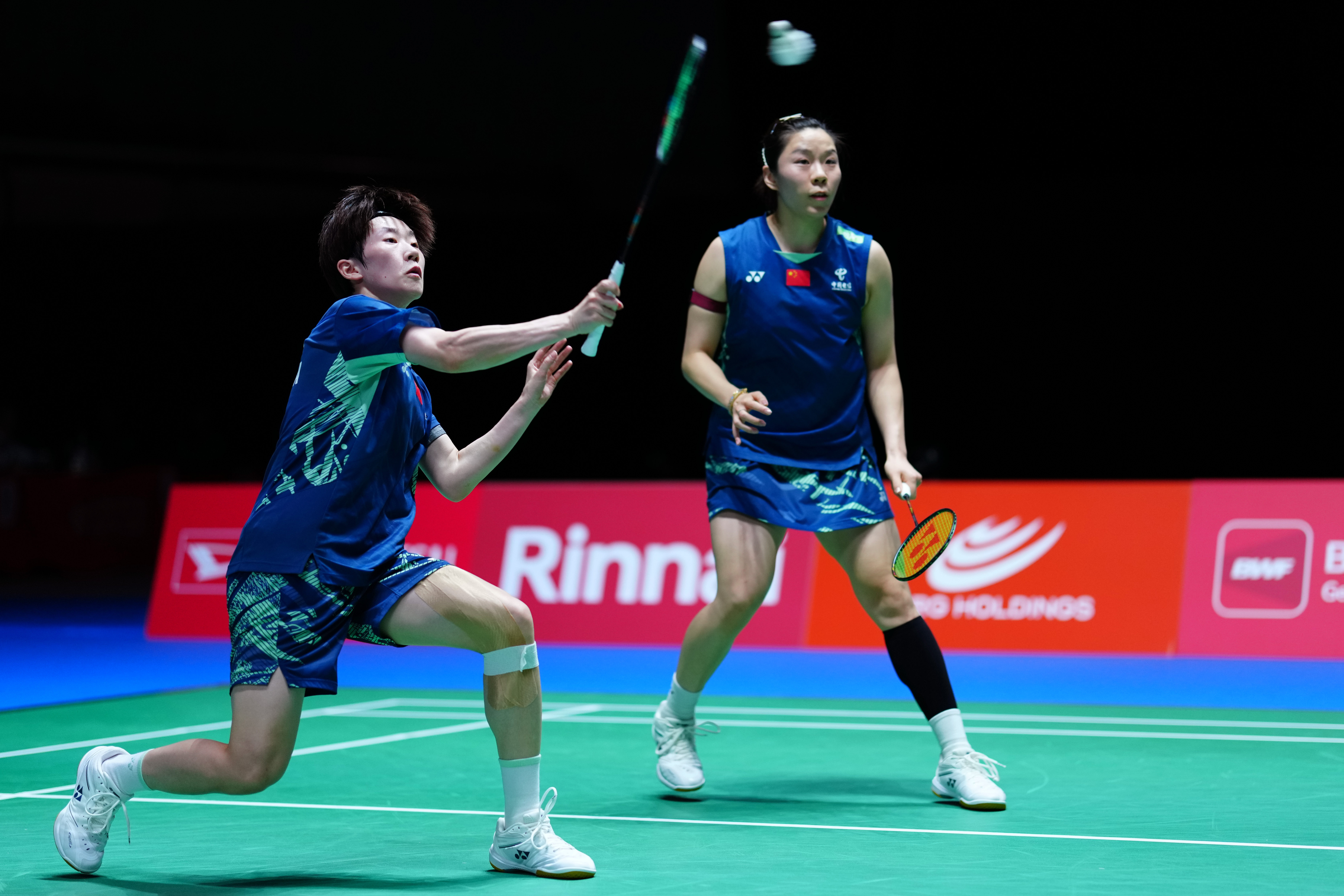 中国羽毛球队险胜日本羽毛球队,辛杜关键制胜 中国羽毛球队险胜日本羽毛球队,辛杜关键制胜