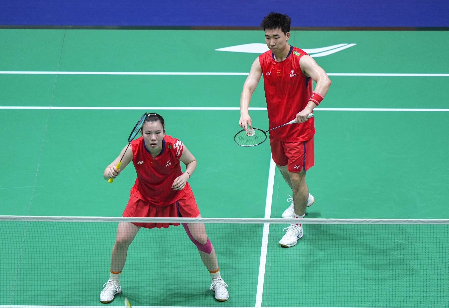 中国羽毛球队险胜日本羽毛球队,辛杜关键制胜 中国羽毛球队险胜日本羽毛球队,辛杜关键制胜