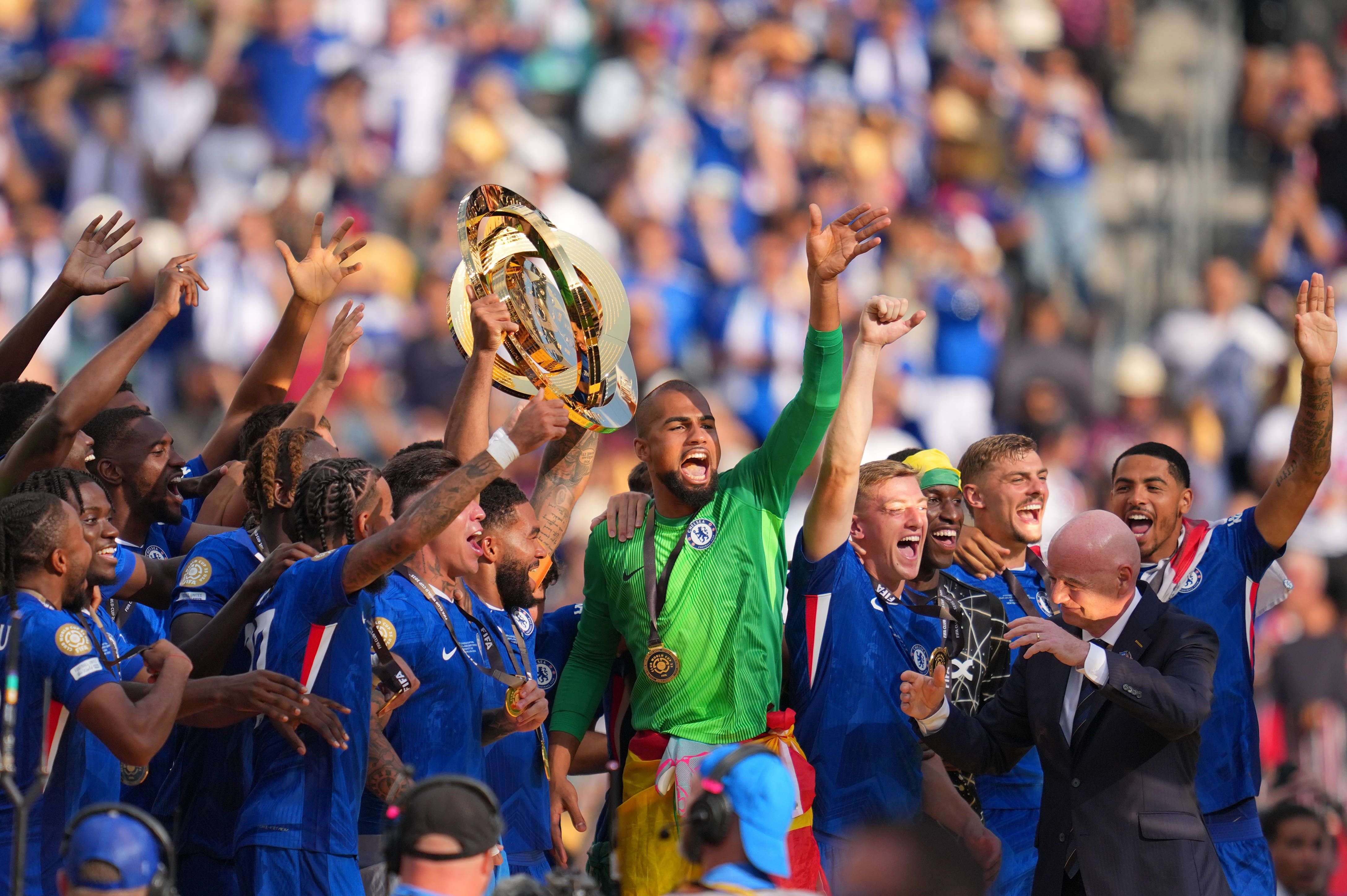 切尔西主场夺冠,稳坐英超榜首的简单介绍 切尔西主场夺冠,稳坐英超榜首的简单介绍